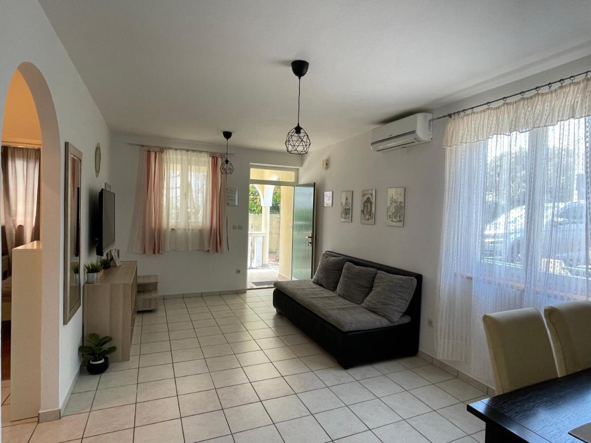 Apartments Antonija Punta Skala Next To Falkensteiner Resort Petrčane Extérieur photo
