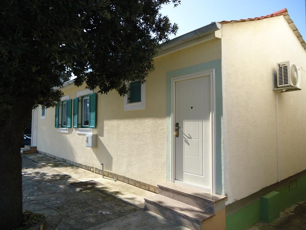 Apartments Antonija Punta Skala Next To Falkensteiner Resort Petrčane Extérieur photo