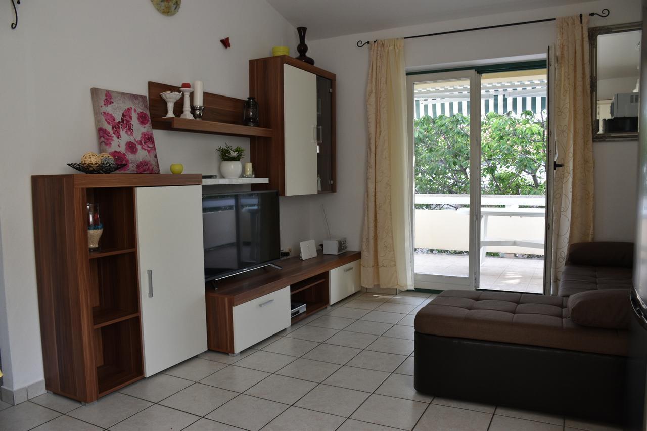 Apartments Antonija Punta Skala Next To Falkensteiner Resort Petrčane Extérieur photo