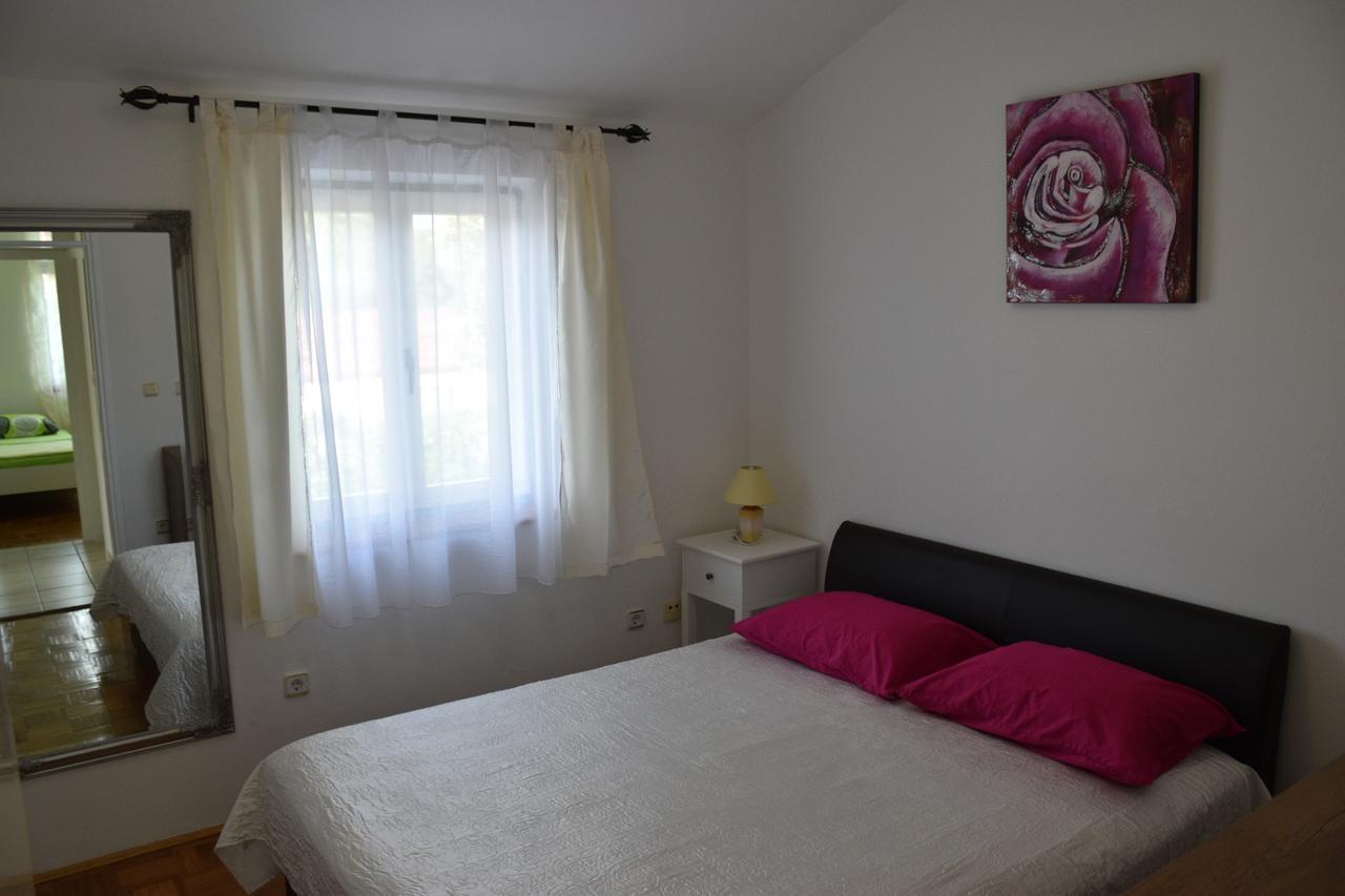 Apartments Antonija Punta Skala Next To Falkensteiner Resort Petrčane Extérieur photo